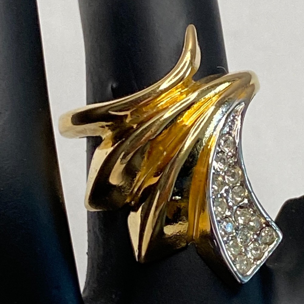 💎Gold Tone Ring Three Wedge With Rhinestone One Pave Wedge